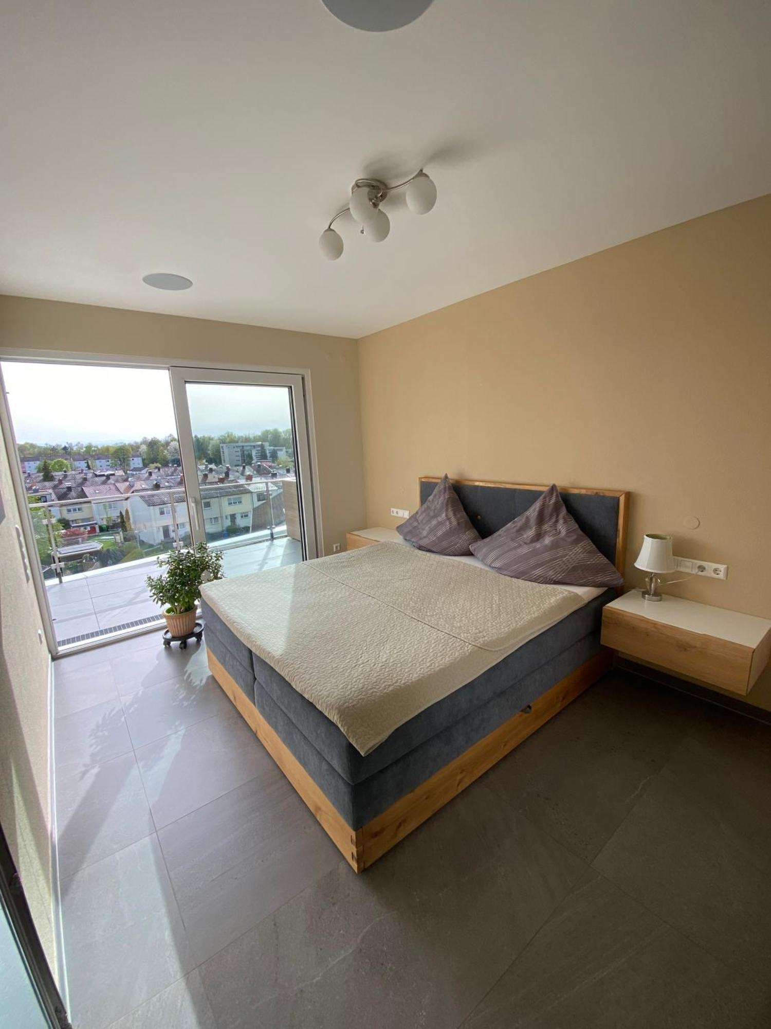 Penthouse Apartment Mit Alpenblick Friedrichshafen Esterno foto
