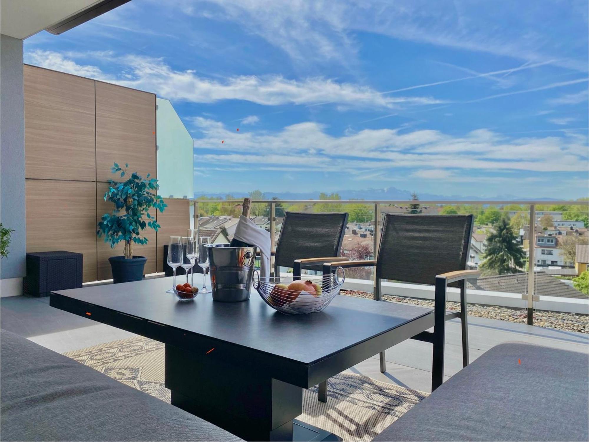 Penthouse Apartment Mit Alpenblick Friedrichshafen Esterno foto