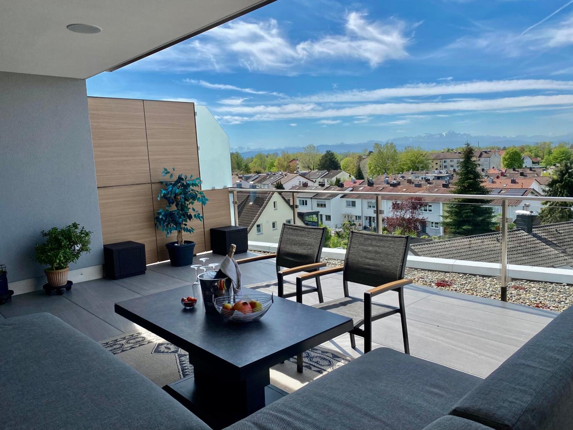 Penthouse Apartment Mit Alpenblick Friedrichshafen Esterno foto