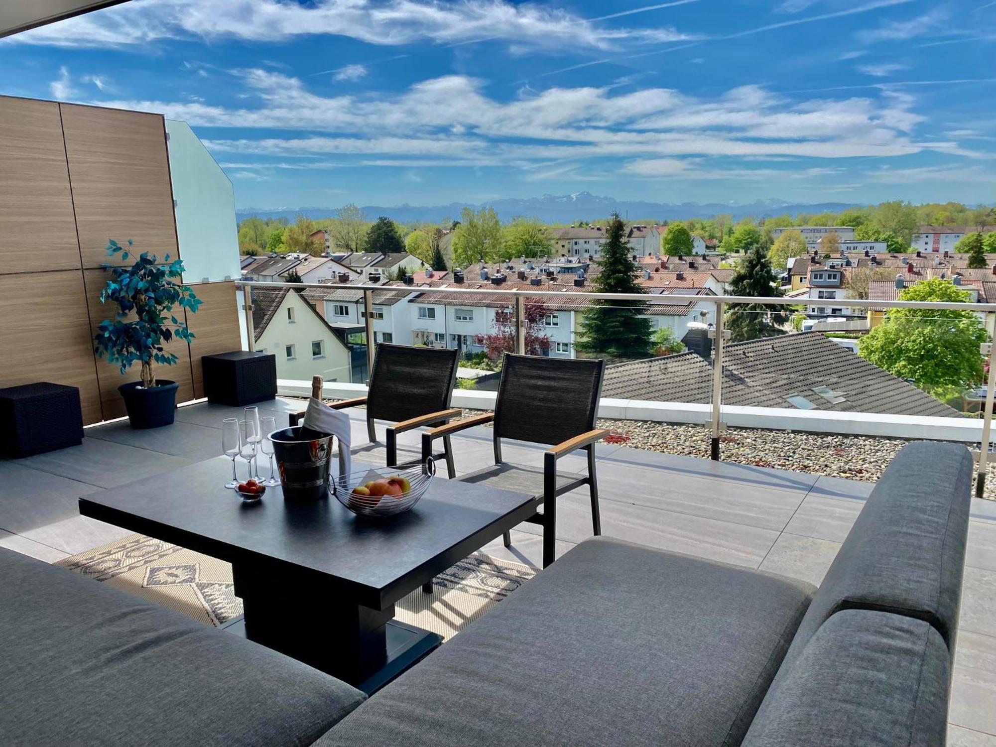 Penthouse Apartment Mit Alpenblick Friedrichshafen Esterno foto