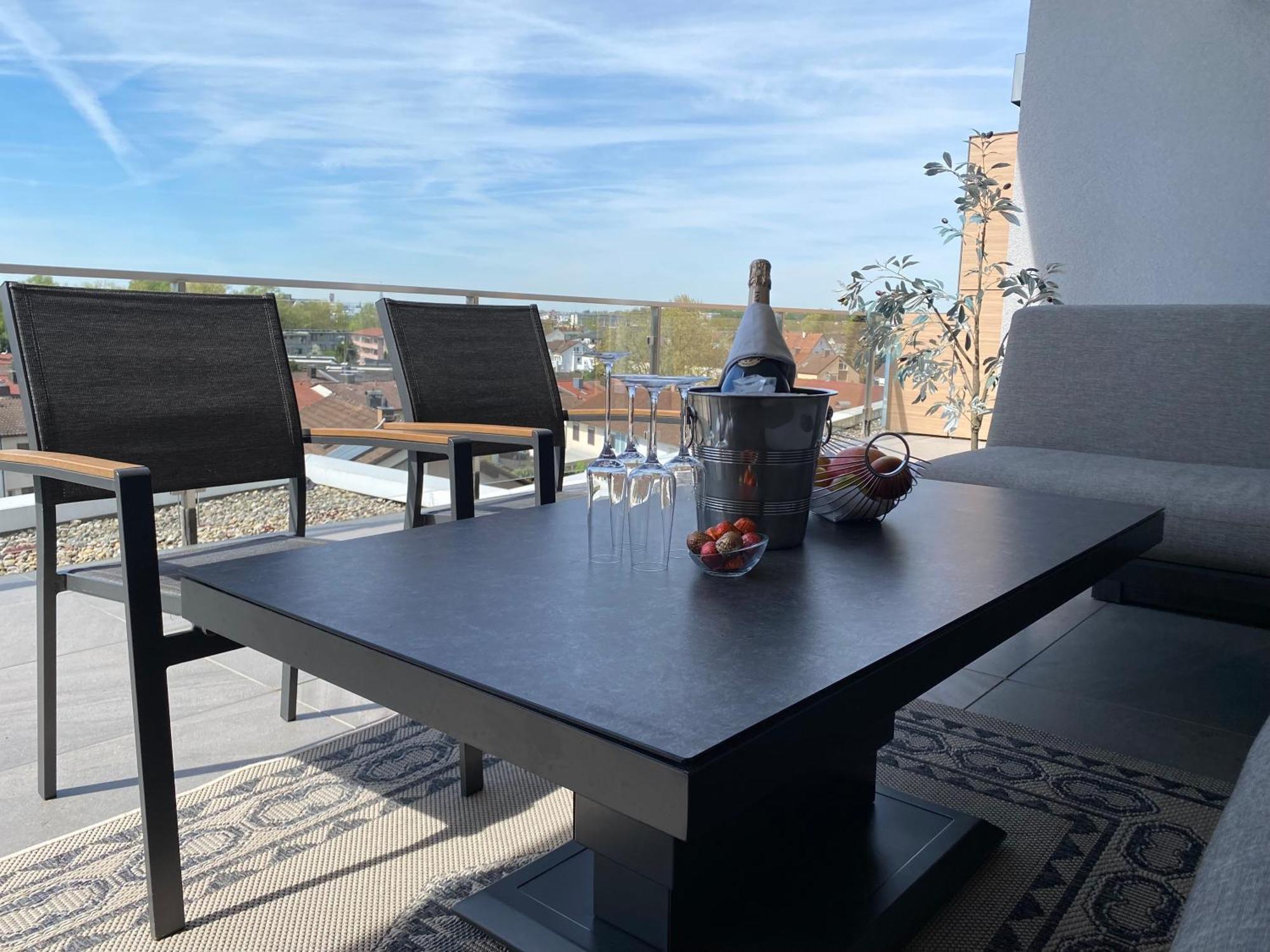 Penthouse Apartment Mit Alpenblick Friedrichshafen Esterno foto